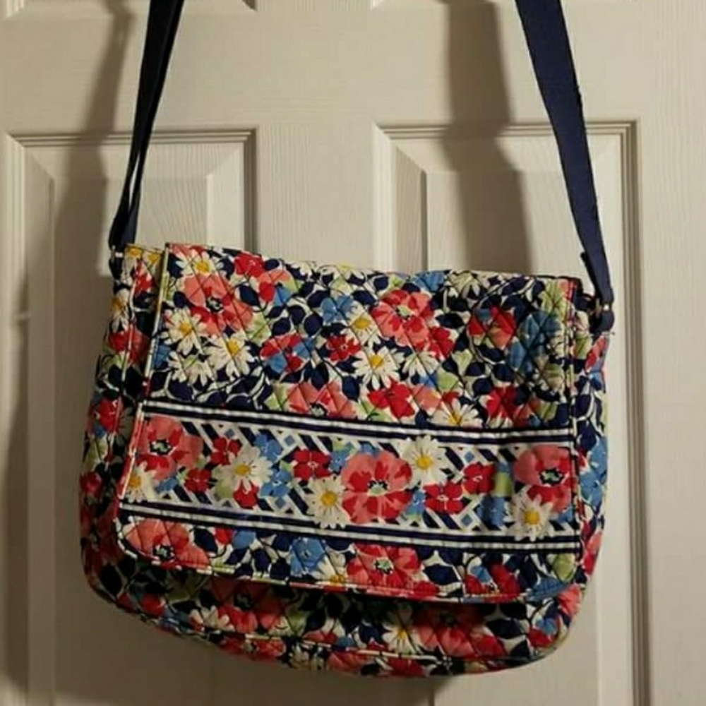 Vera Bradley messenger bag